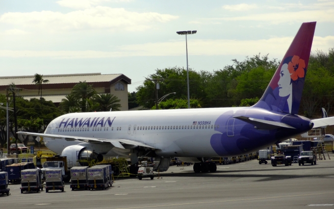Airport_Picture-Hawaiian_Air