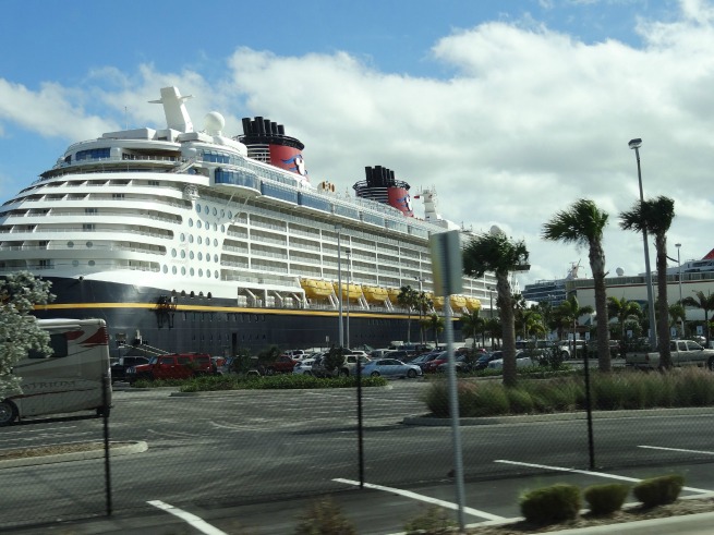 Disney-Dream-Ship