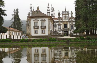 Portugal-Mateus-Family-Palace