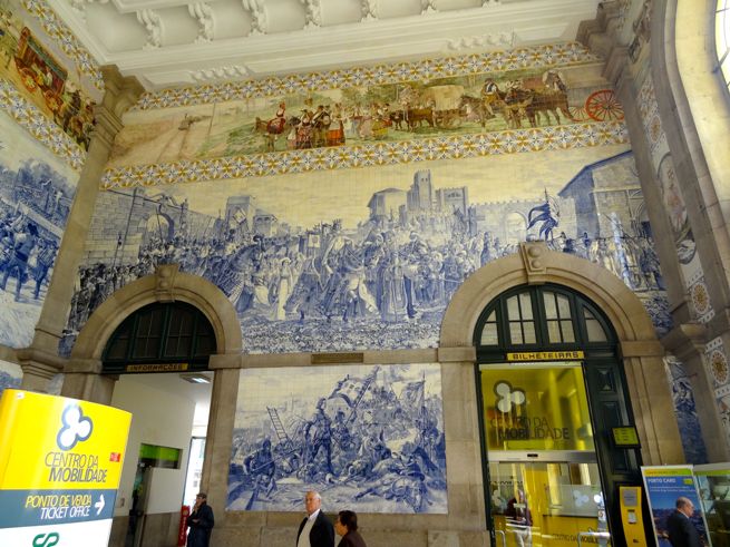 Portugal-Tiled-Train-Station-in-Guimaraes655